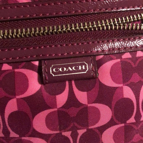 Coach Puse - Picture 2 of 2